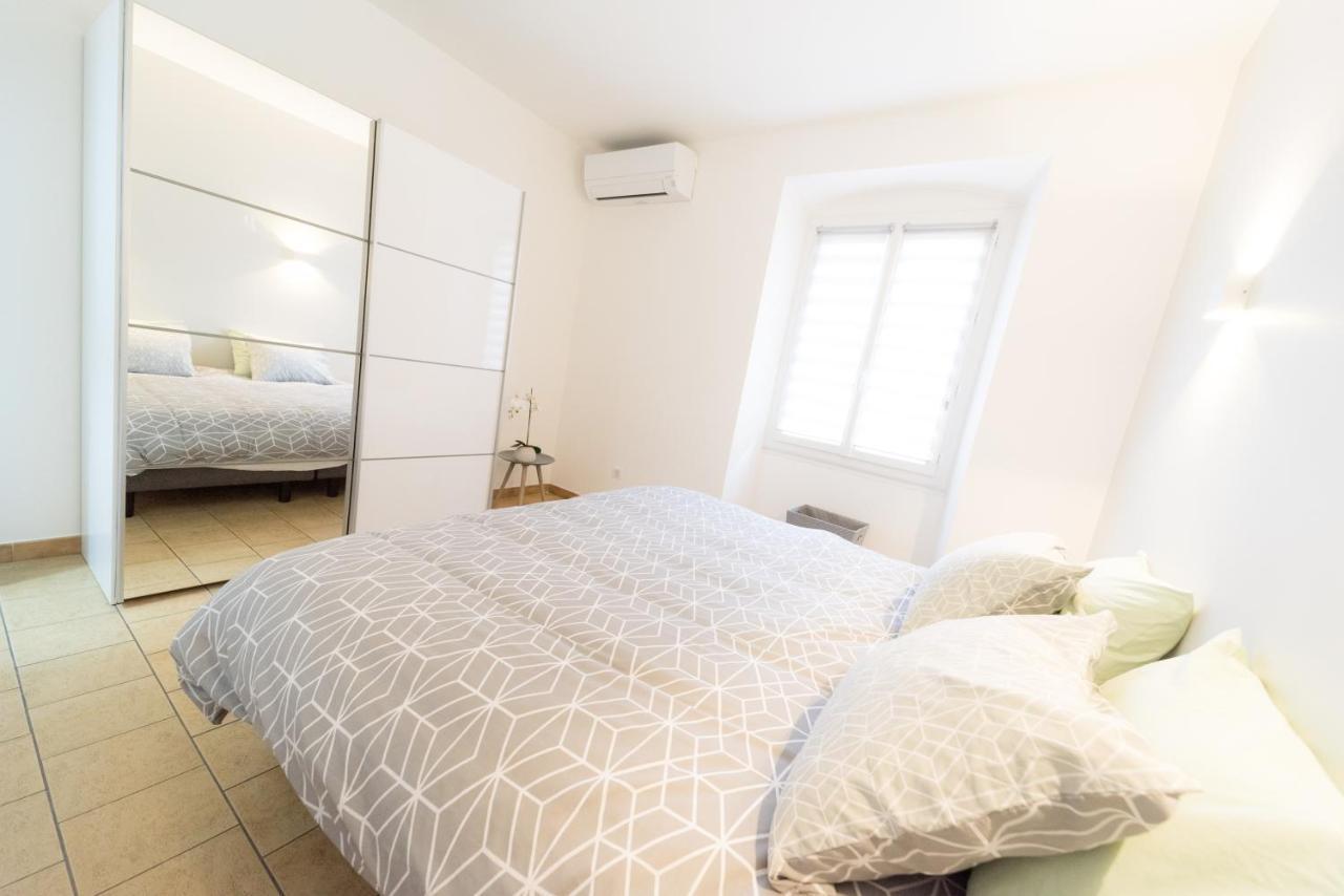 Ravissant Triplex Et Duplex Au Centre De Pont St Esprit Leilighet Eksteriør bilde